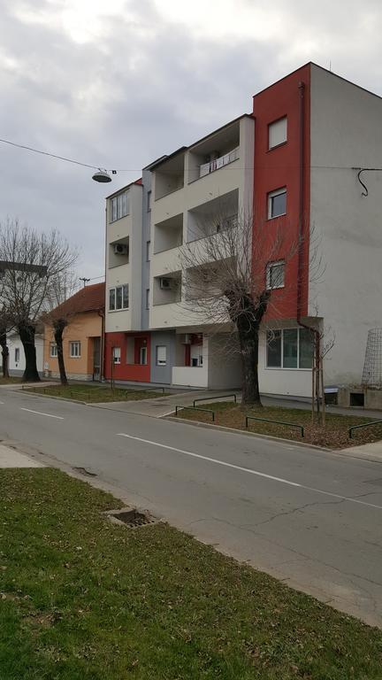Apartment Roko Osijek Bagian luar foto
